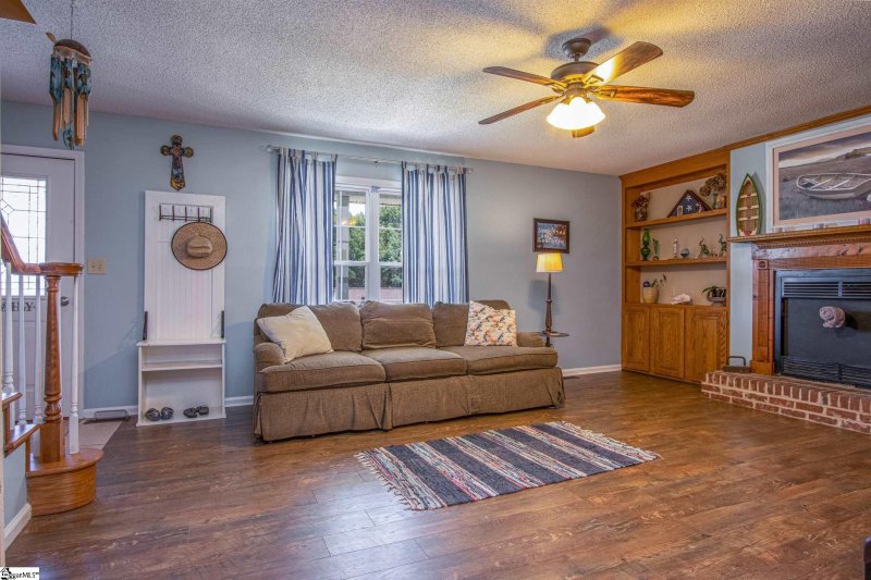 Property image 2 at 405 Woodfield Drive, Piedmont, SC 29673