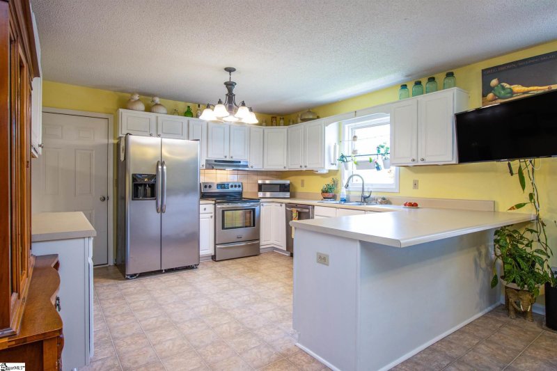 Property image 3 at 405 Woodfield Drive, Piedmont, SC 29673