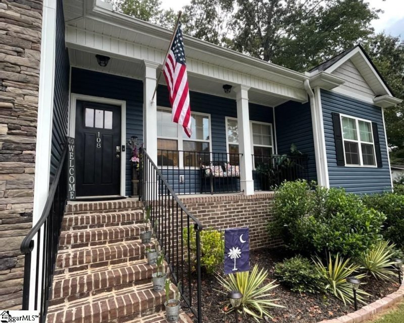 Property image 3 at 108 McArthur Street, Easley, SC 29642