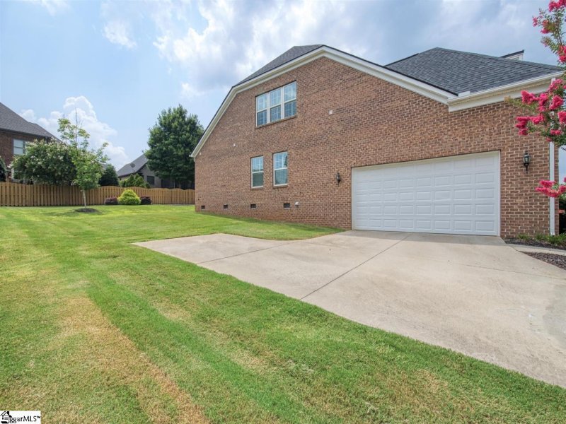 Property image 5 at 15 Chicora Wood Lane, Simpsonville, SC 29681