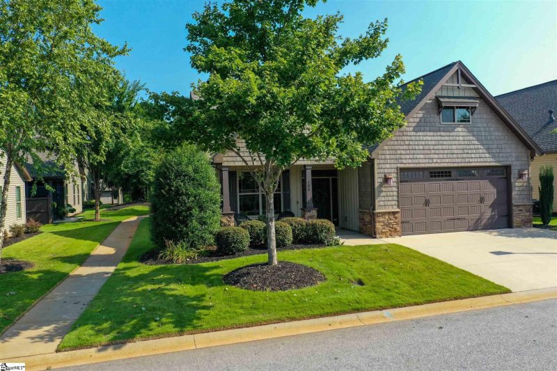 Property image 2 of 206 Ashler Drive in Greystone Cottages, Greer, SC 29650