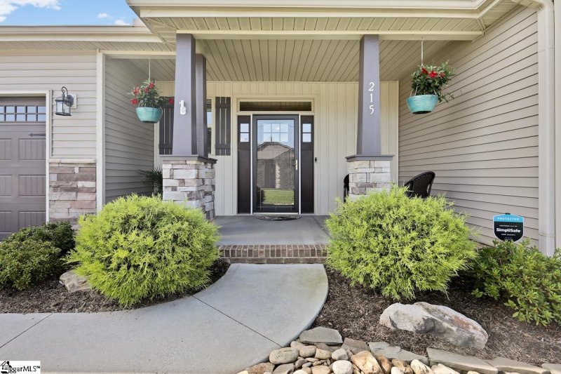 Property image 2 at 215 Downs Road, Greenville, SC 29617