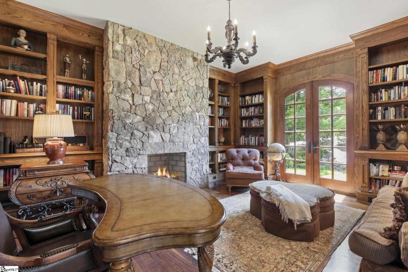 Property image 4 at 19 Greenlee Hill Court, Greenville, SC 29615