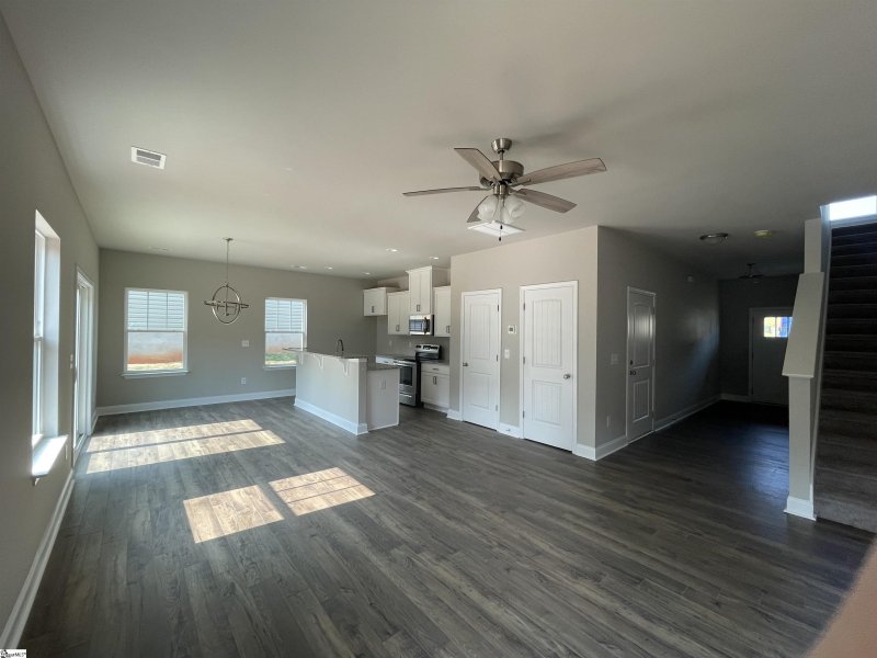 Property image 2 at 223 Rosewood Circle, Duncan, SC 29334