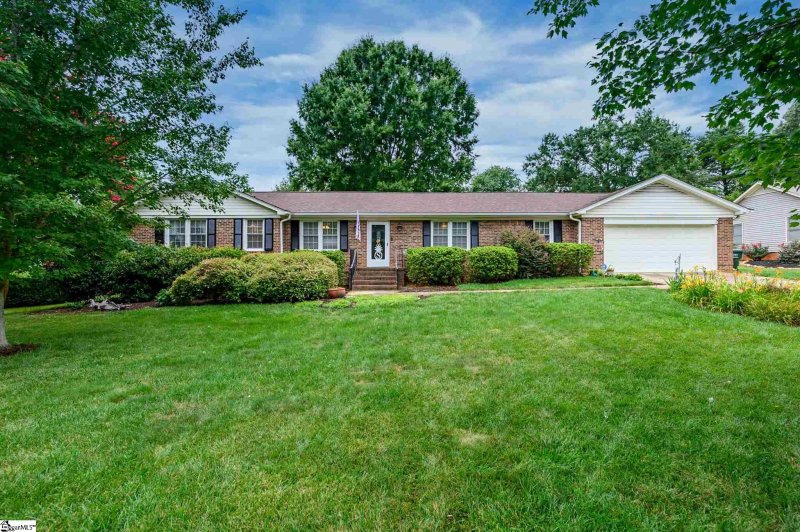 Property image 2 at 205 Eastwood Drive, Taylors, SC 29687