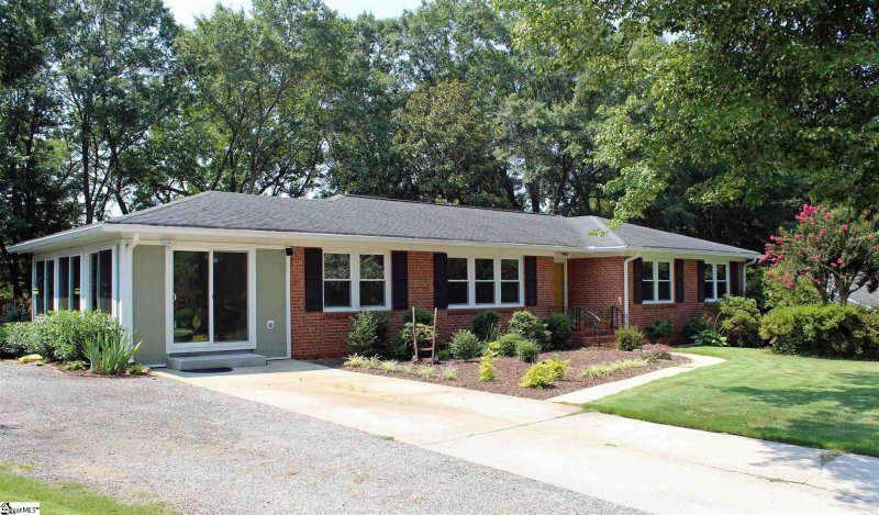 Property image 2 at 11 Dublin Court, Greenville, SC 29615