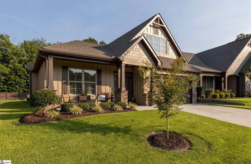 Property image 3 at 16 Vinton Drive, Greer, SC 29651