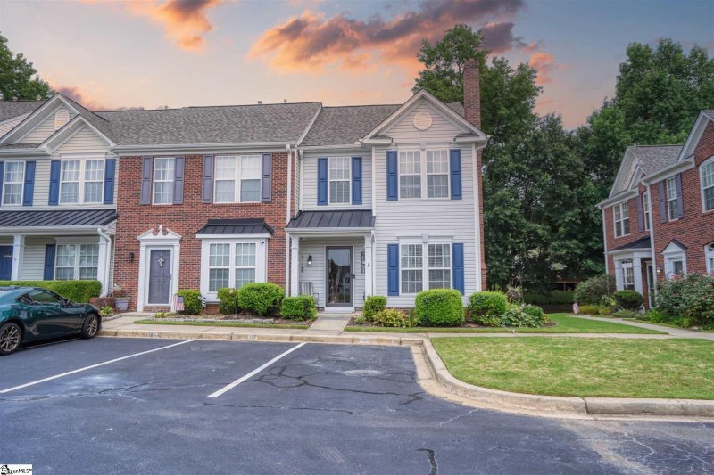 180 Spring Crossing Circle