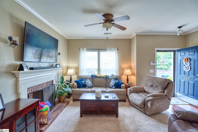 Property image 4 at 180 Spring Crossing Circle, Greer, SC 29650