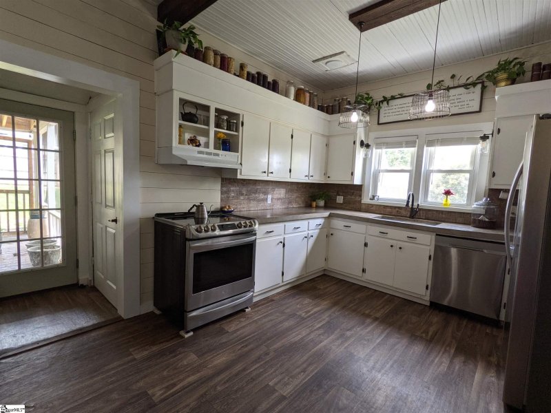 Property image 4 at 203 Hagood Street, Easley, SC 29640