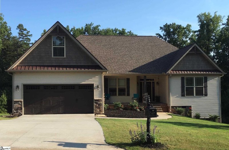 Property image 2 at 105 Amber Oaks Drive, Greer, SC 29651