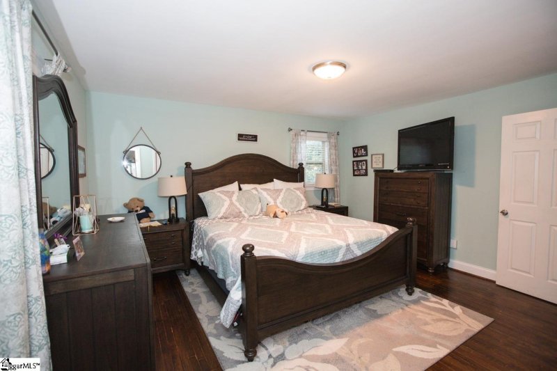 Property image 2 at 300 Bent Creek Drive, Greer, SC 29650