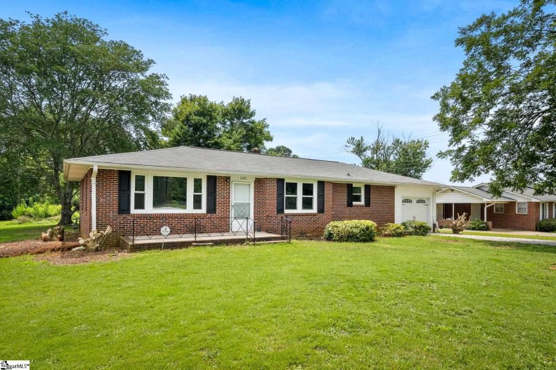 Property image 2 at 1000 Bolt Drive, Anderson, SC 29621