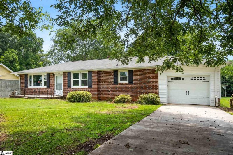 Property image 4 at 1000 Bolt Drive, Anderson, SC 29621