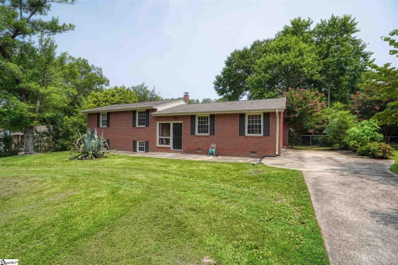 Property image 2 at 207 Bethel Drive, Mauldin, SC 29662