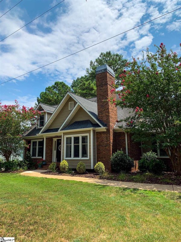 Property image 2 at 1104 Shoresbrook Road, Spartanburg, SC 29301