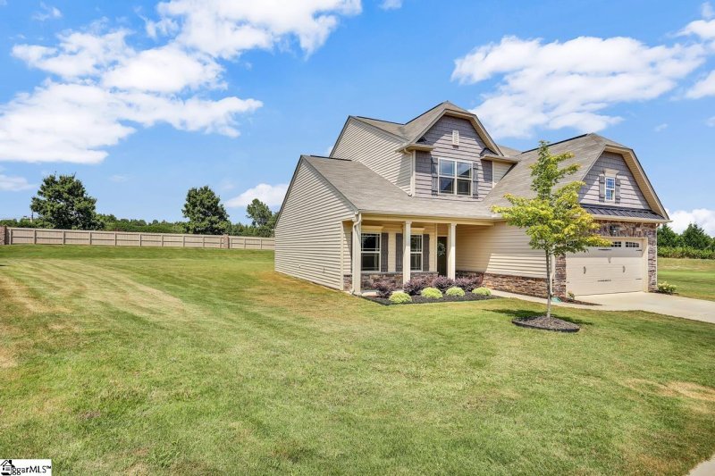 Property image 2 at 205 William Seth Court, Simpsonville, SC 29681