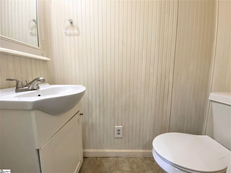 Property image 5 at 20 El Paso Drive, Greenville, SC 29617