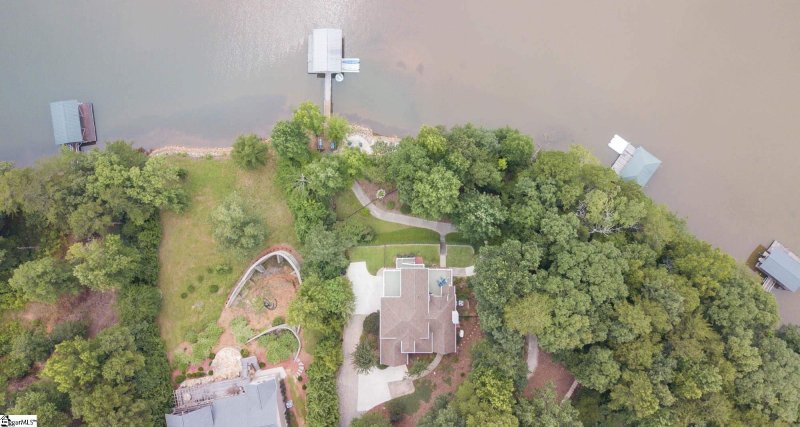 Property image 3 at 139 W Waters Edge Lane, West Union, SC 29696