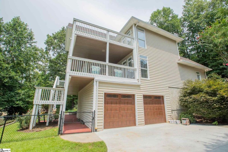 Property image 4 at 139 W Waters Edge Lane, West Union, SC 29696