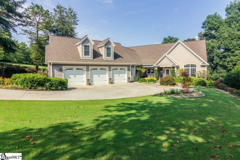 220 Winding Oaks Drive