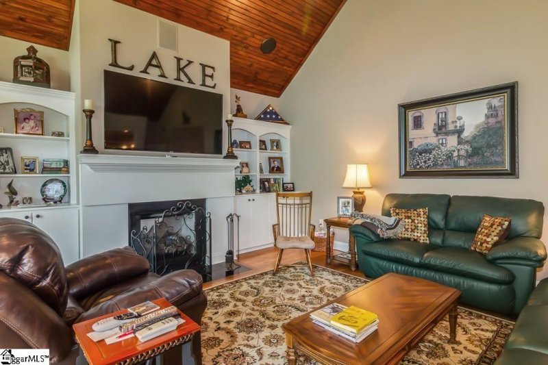 Property image 5 at 220 Winding Oaks Drive, Seneca, SC 29672