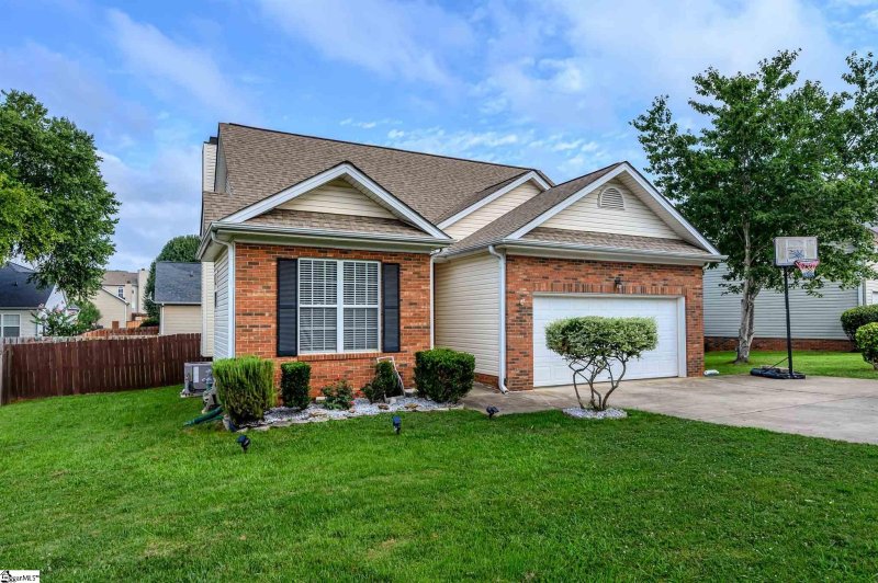 Property image 2 at 118 Saddlemount Lane, Simpsonville, SC 29680-7047