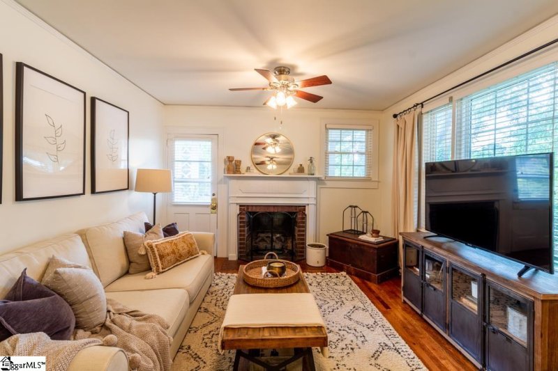 Property image 3 at 302 S B Street, Easley, SC 29640