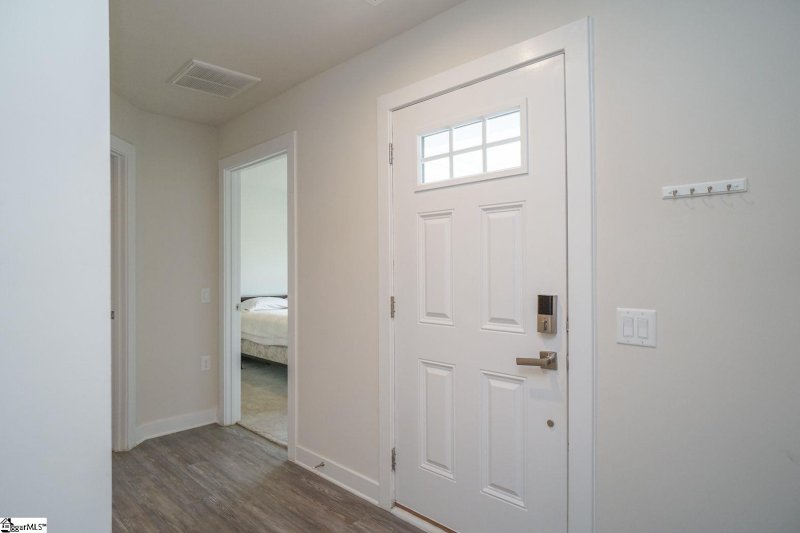 Property image 2 at 407 Edgehill Court, Greenville, SC 29617