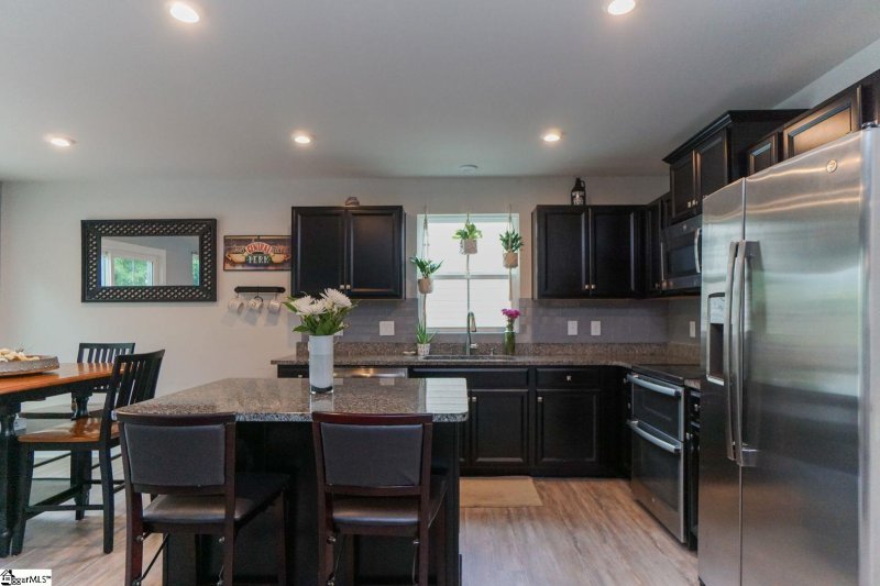 Property image 3 at 407 Edgehill Court, Greenville, SC 29617