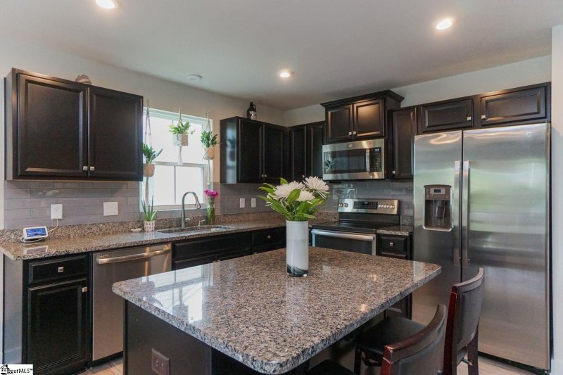 Property image 4 at 407 Edgehill Court, Greenville, SC 29617