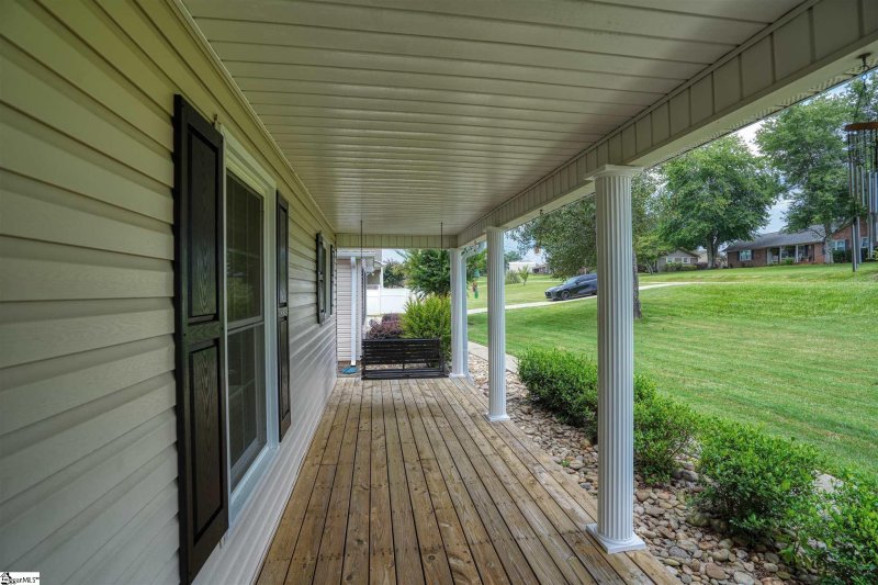 Property image 3 at 126 Daniel Drive, Easley, SC 29642