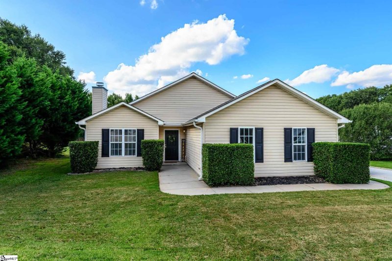 Property image 2 at 325 Tanacross Way, Greenville, SC 29605