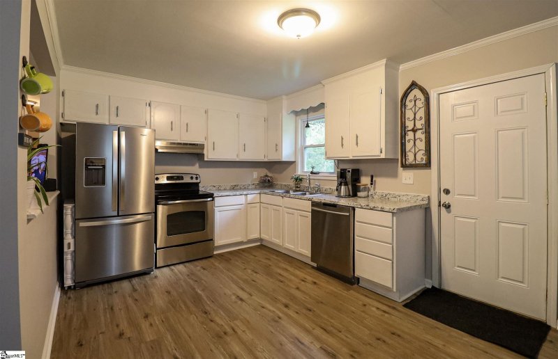Property image 3 at 206 Springdale Avenue, Liberty, SC 29657