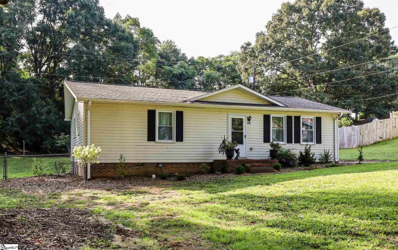 Property image 4 at 206 Springdale Avenue, Liberty, SC 29657