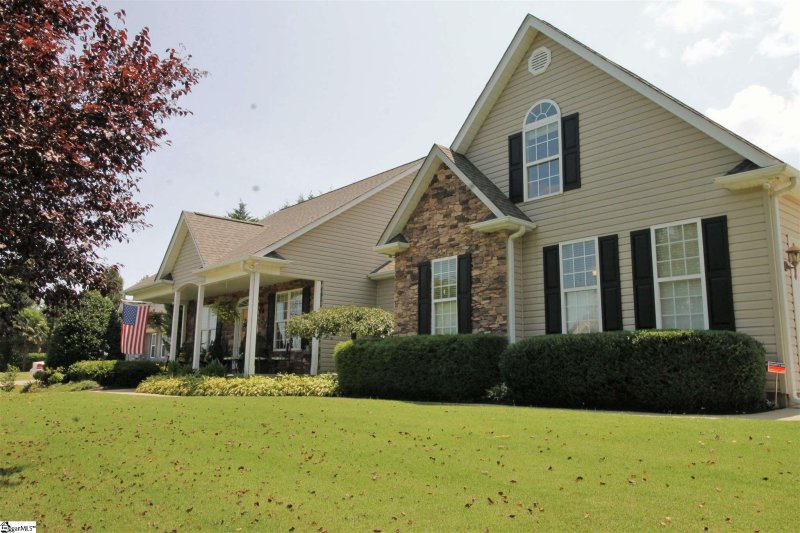 Property image 2 at 713 Brookdale Drive, Greer, SC 29651