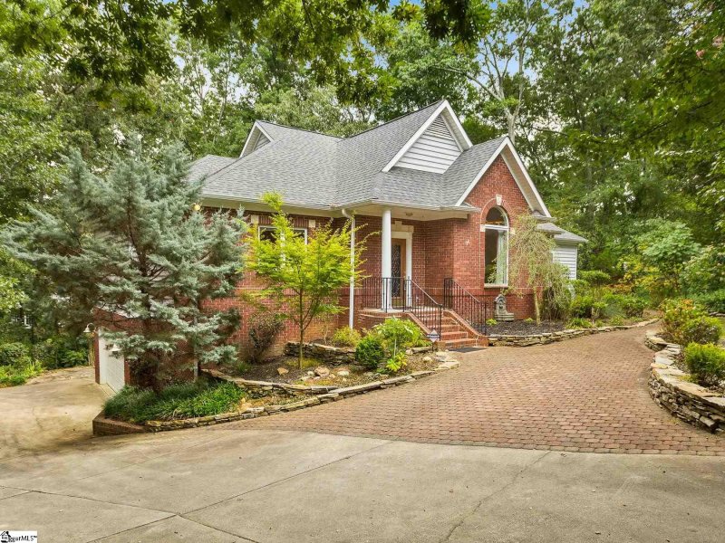 Property image 3 at 10 Compton Drive, Greenville, SC 29615