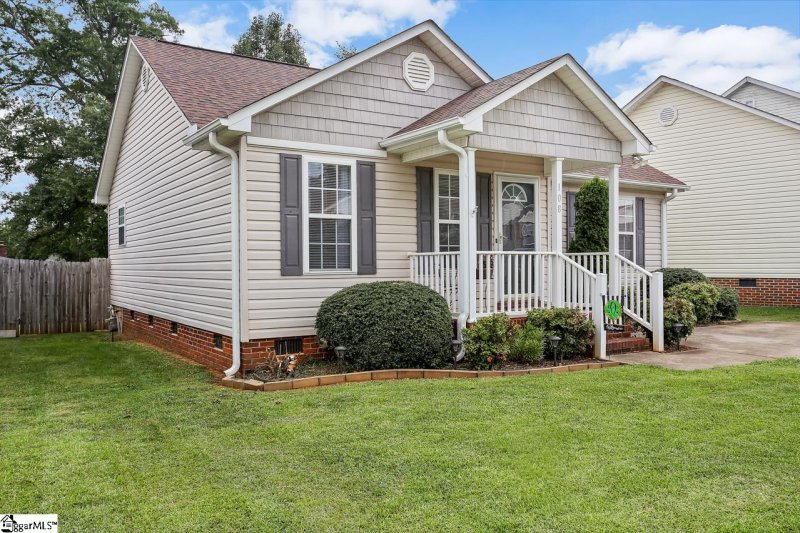 Property image 4 at 108 Cosmos Lane, Greer, SC 29651