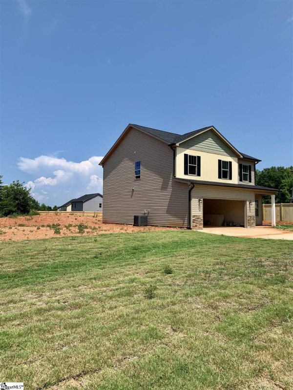 Property image 3 at 4 Hershey Drive, Piedmont, SC 29673