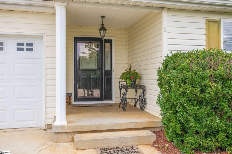 Property image 4 at 1 Cole Creek Court, Greer, SC 29651