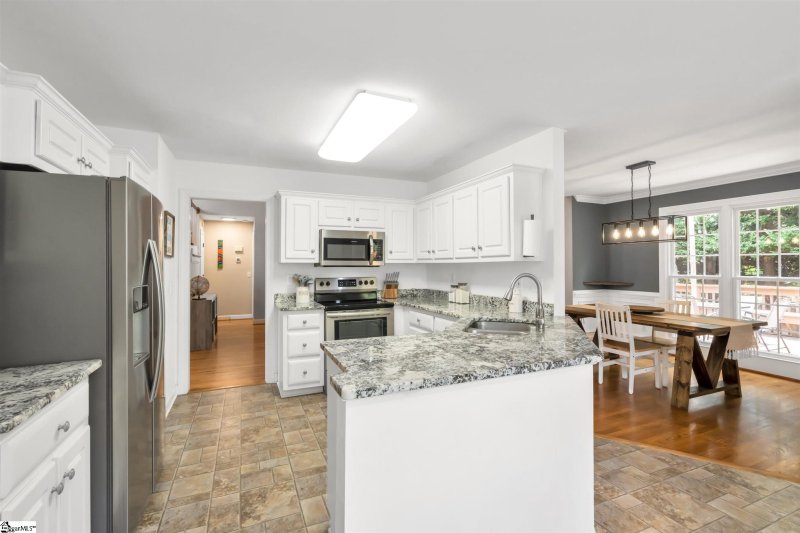 Property image 2 at 9 Mountainside Way, Greenville, SC 29609