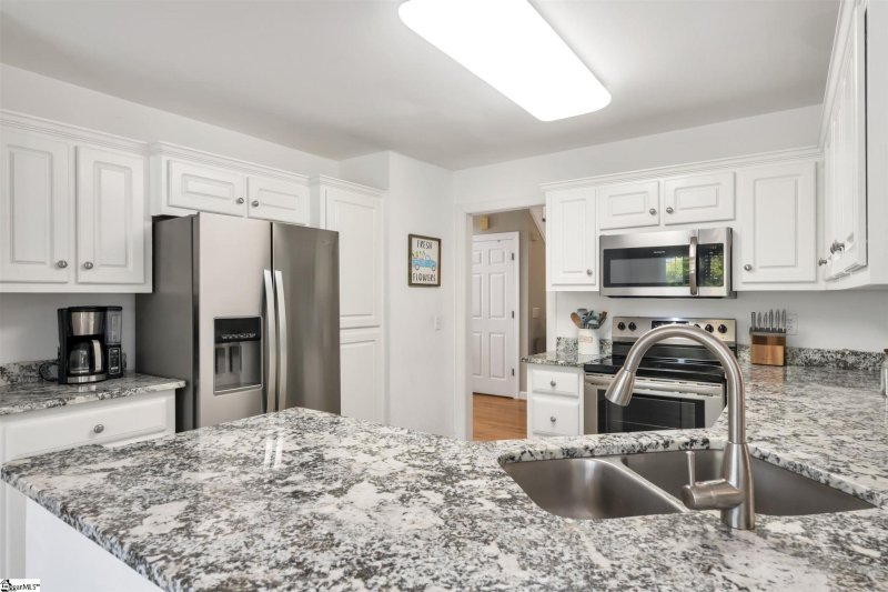 Property image 3 at 9 Mountainside Way, Greenville, SC 29609