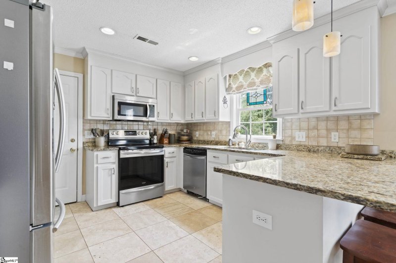 Property image 5 at 3 Halbrook Drive, Taylors, SC 29687