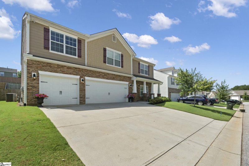 Property image 2 at 109 Hartwood Lake Lane, Greer, SC 29650