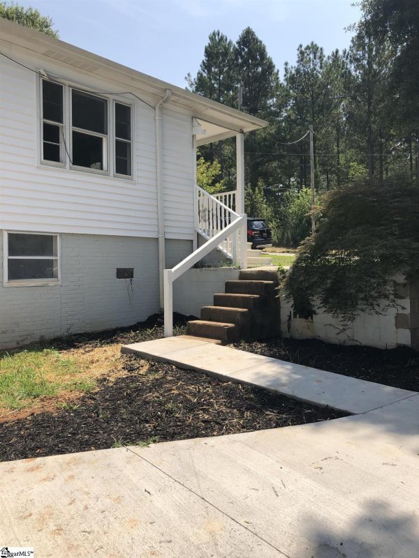 Property image 3 at 207 Church Street, Easley, SC 29640-1027