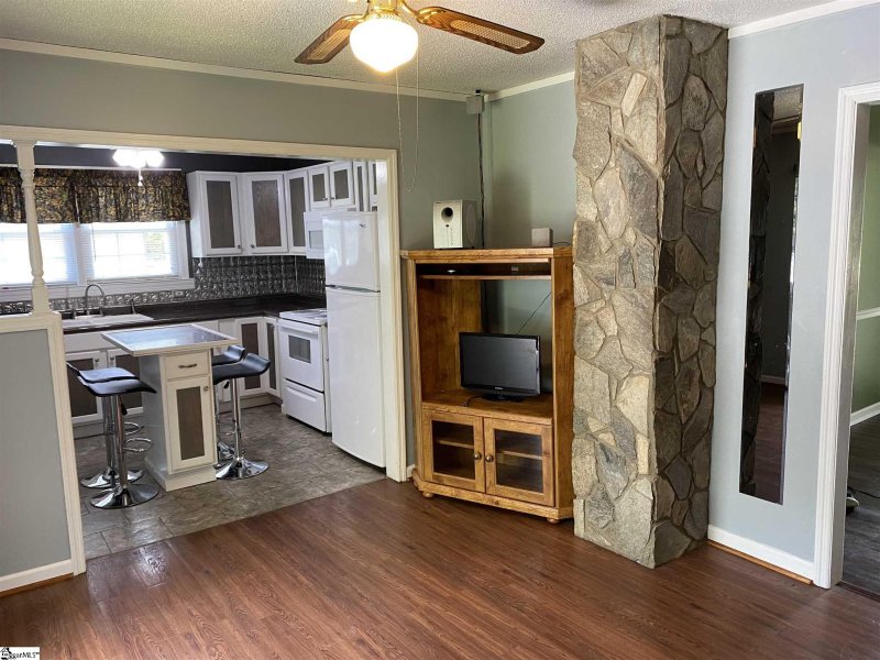 Property image 5 at 212 Agnew Road, Greenville, SC 29617