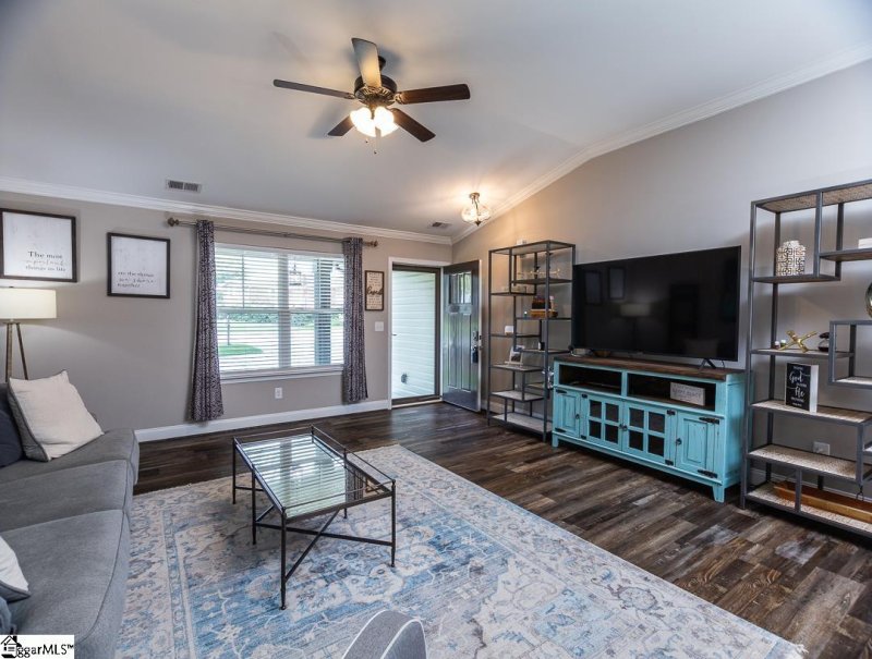 Property image 4 at 101 Boxwood Lane, Greer, SC 29650