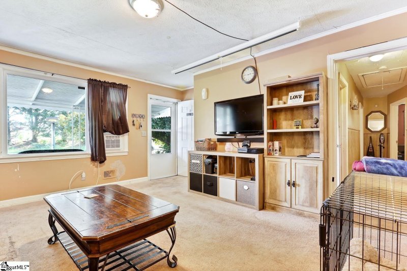 Property image 2 at 117 Monaview Circle, Greenville, SC 29617