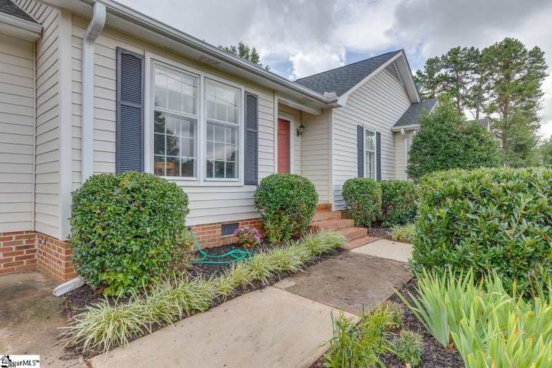 Property image 2 at 1040 Devenger Road, Greer, SC 29650