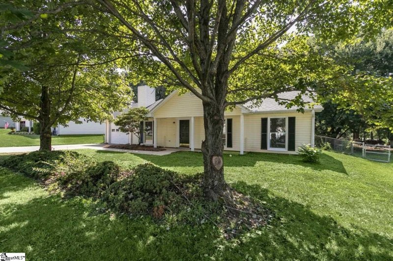 Property image 2 at 210 Weaver Lane, Simpsonville, SC 29681